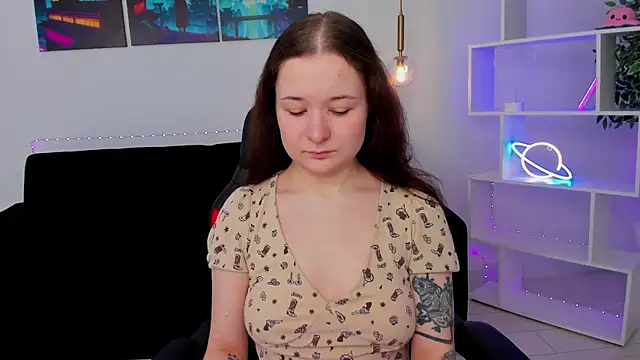 NancyJonson online show from 11/11/25, 03:34