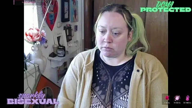 Snapshot of sparklybisexual chatting on 03/02/26, 07:32 sparklybisexual online show from 03/02/26, 07:32