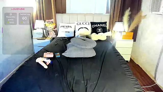 maegan fox online show from 10/29/25, 01:26