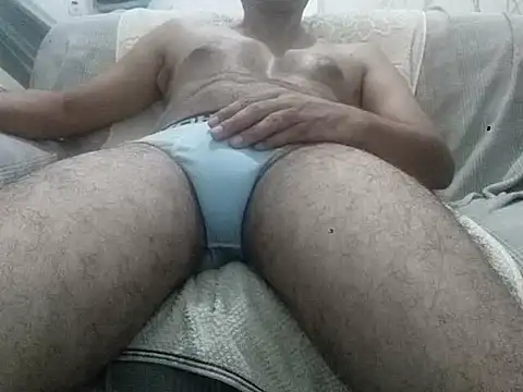 Snapshot of Rolludo_ chatting on 04/19/26, 01:34 Rolludo online show from 04/19/26, 01:34