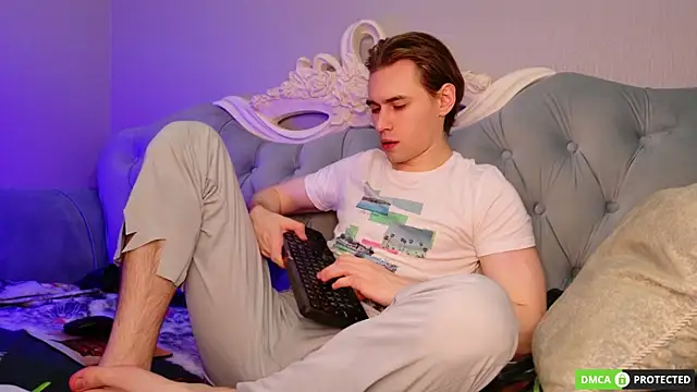 WilliamDyson online show from 04/18/26, 03:31