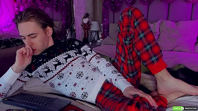 WilliamDyson online show from 12/22/25, 03:17