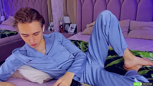 WilliamDyson online show from 11/15/25, 04:16