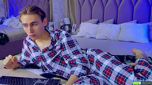 WilliamDyson online show from 09/30/25, 08:09