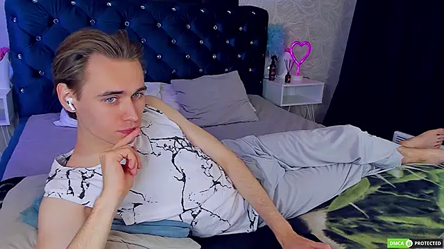 WilliamDyson online show from 09/29/25, 03:24