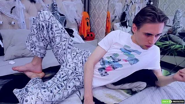 WilliamDyson online show from 10/27/25, 03:29