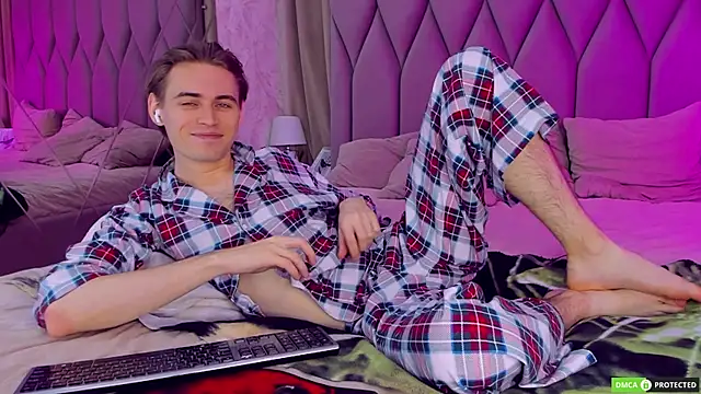 WilliamDyson online show from 09/25/25, 04:29