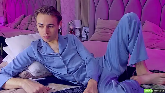 WilliamDyson online show from 10/08/25, 03:08