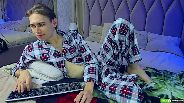 WilliamDyson online show from 09/18/25, 03:09