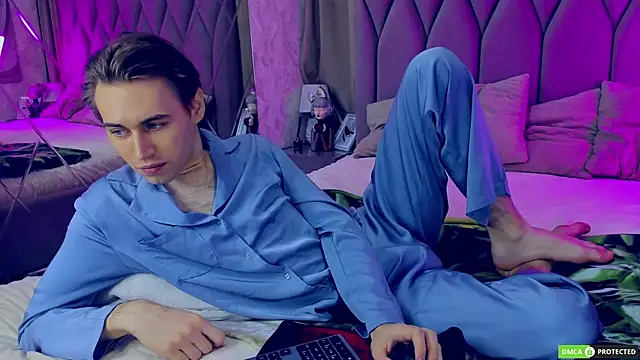 WilliamDyson online show from 11/08/25, 03:10