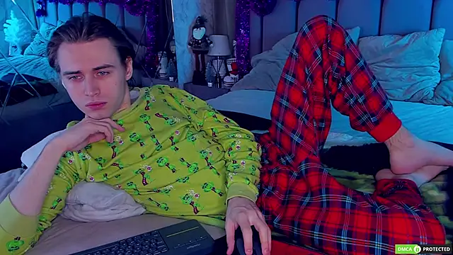 WilliamDyson online show from 12/21/25, 03:08