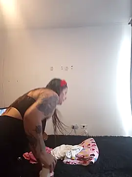 Fernandar2025 online show from 04/15/26, 03:38