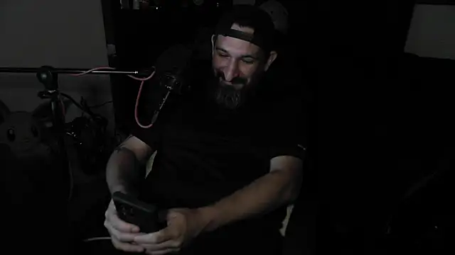 DevilPup75  online show from 06/25/26, 05:12