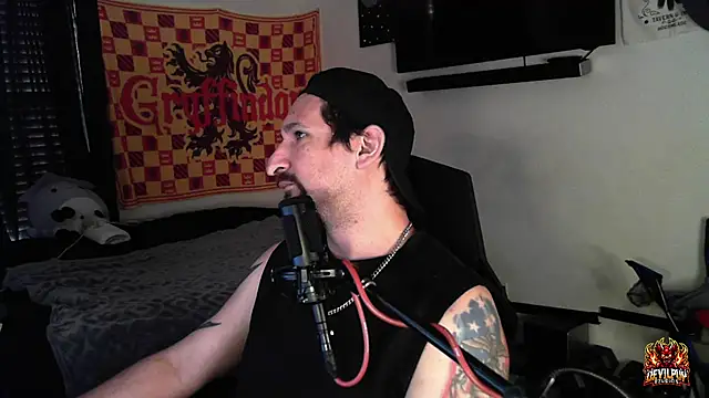 DevilPup75  online show from 09/26/25, 02:24