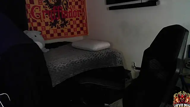 DevilPup75  online show from 09/27/25, 11:33