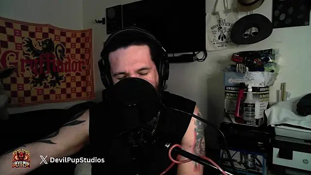 Snapshot of DevilPup75_ chatting on 04/06/26, 04:52 DevilPup75 online show from 04/06/26, 04:52