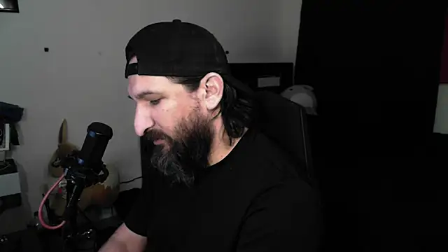 DevilPup75  online show from 05/18/26, 07:46