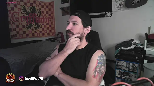 Snapshot of DevilPup75_ chatting on 02/11/26, 04:23 DevilPup75 online show from 02/11/26, 04:23