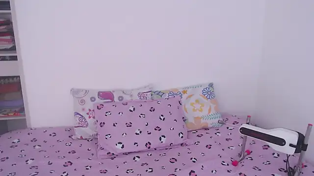 Tiiana online show from 04/17/26, 03:37