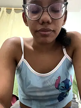 Snapshot of Valen1800 chatting on 10/07/25, 01:28 Valen1800 online show from 10/07/25, 01:28