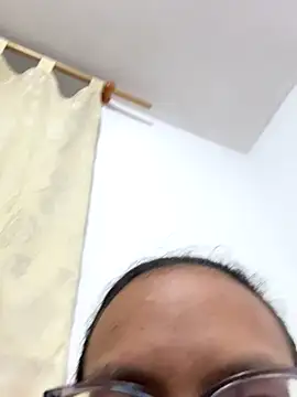 Valen1800 online show from 11/21/25, 01:37