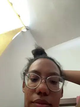 Valen1800 online show from 04/12/26, 07:39