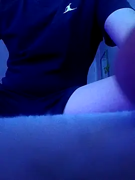 Thoma9034 online show from 10/31/25, 09:43