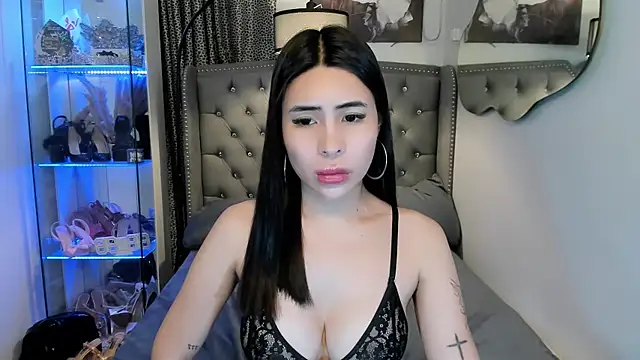 Claudia empress online show from 10/23/25, 04:49