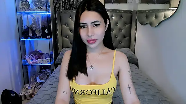 Claudia empress online show from 10/13/25, 08:21