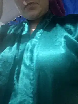 Snapshot of Shayla_VL chatting on 10/29/25, 12:04 Shayla VL online show from 10/29/25, 12:04