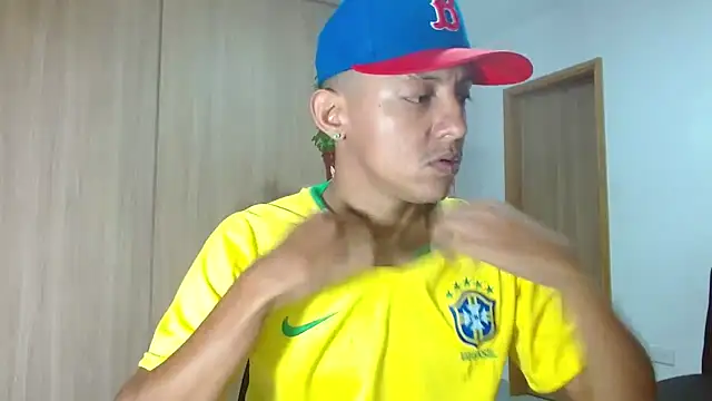 skinny23cm online show from 11/13/25, 11:47