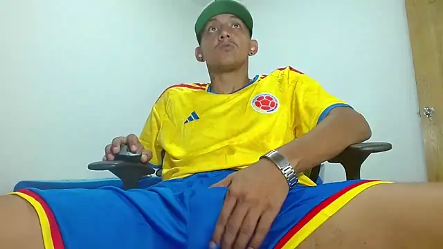 skinny23cm online show from 06/20/26, 01:10