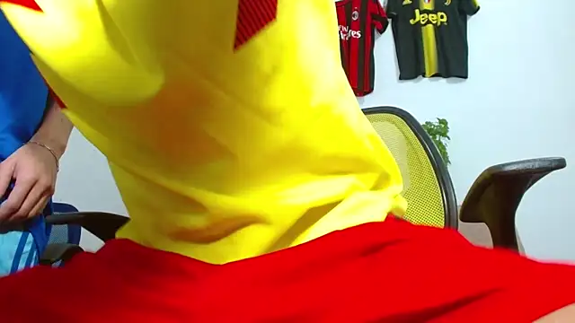 Snapshot of skinny23cm chatting on 02/23/26, 07:47 skinny23cm online show from 02/23/26, 07:47