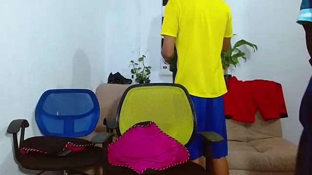 Snapshot of skinny23cm chatting on 02/07/26, 01:52 skinny23cm online show from 02/07/26, 01:52