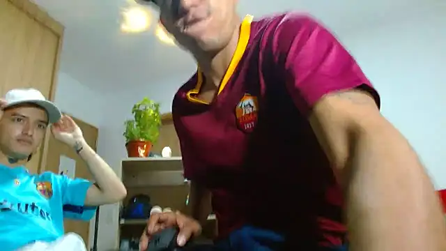 Snapshot of skinny23cm chatting on 10/01/25, 10:41 skinny23cm online show from 10/01/25, 10:41