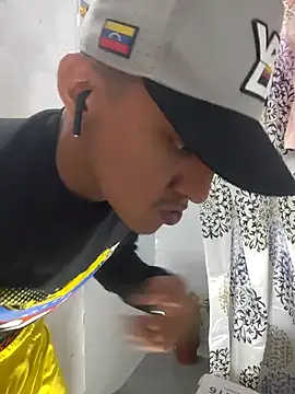 skinny23cm online show from 03/18/26, 07:26