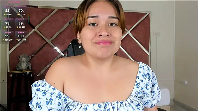 Snapshot of sara-lopez1 chatting on 09/21/25, 02:49 sara-lopez1 online show from 09/21/25, 02:49