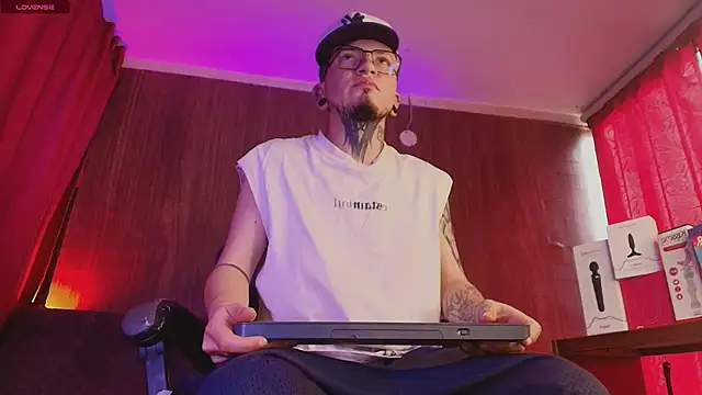 tyler jones  online show from 06/28/26, 03:18