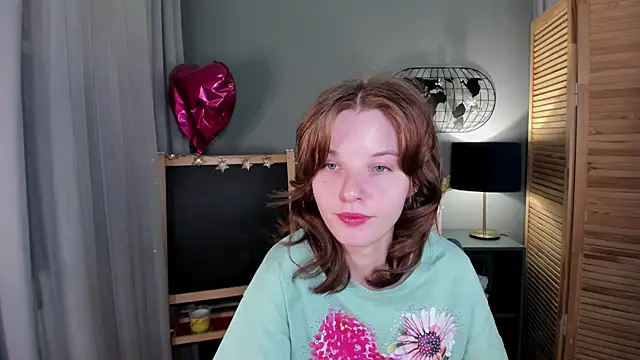 Snapshot of Madelaineses chatting on 10/16/25, 08:44 Madelaineses online show from 10/16/25, 08:44