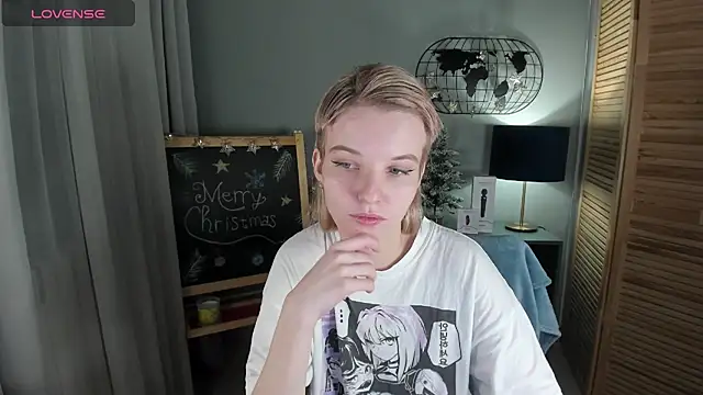 Snapshot of Madelaineses chatting on 12/21/25, 08:49 Madelaineses online show from 12/21/25, 08:49