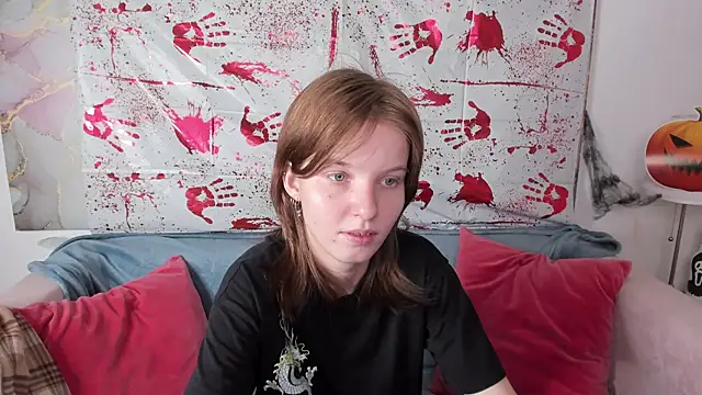 Snapshot of Madelaineses chatting on 10/25/25, 09:08 Madelaineses online show from 10/25/25, 09:08