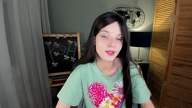 Snapshot of Madelaineses chatting on 12/02/25, 08:49 Madelaineses online show from 12/02/25, 08:49