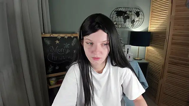 Snapshot of Madelaineses chatting on 12/18/25, 08:41 Madelaineses online show from 12/18/25, 08:41