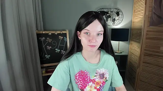 Snapshot of Madelaineses chatting on 11/30/25, 08:37 Madelaineses online show from 11/30/25, 08:37