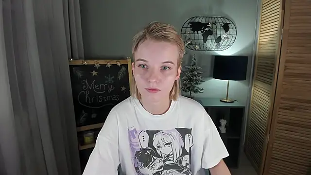 Snapshot of Madelaineses chatting on 12/20/25, 08:39 Madelaineses online show from 12/20/25, 08:39