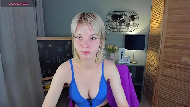 Snapshot of Madelaineses chatting on 02/28/26, 09:20 Madelaineses online show from 02/28/26, 09:20