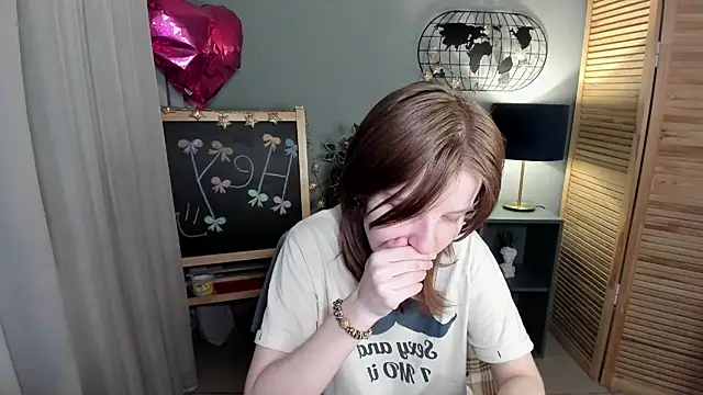 Snapshot of Madelaineses chatting on 11/09/25, 09:13 Madelaineses online show from 11/09/25, 09:13