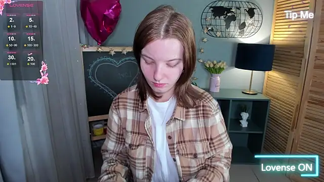 Snapshot of Madelaineses chatting on 09/23/25, 08:32 Madelaineses online show from 09/23/25, 08:32