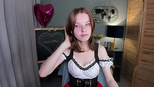Snapshot of Madelaineses chatting on 09/27/25, 08:42 Madelaineses online show from 09/27/25, 08:42