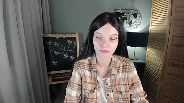 Snapshot of Madelaineses chatting on 11/25/25, 09:42 Madelaineses online show from 11/25/25, 09:42